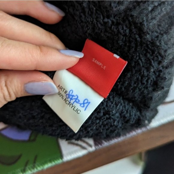 PUMA Pom Pom Beanie Women's Hat - Picture 4 of 5